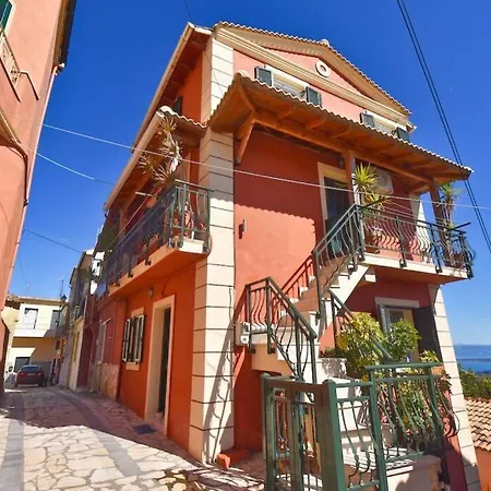 Traditional House With Amazing View * Chlomos